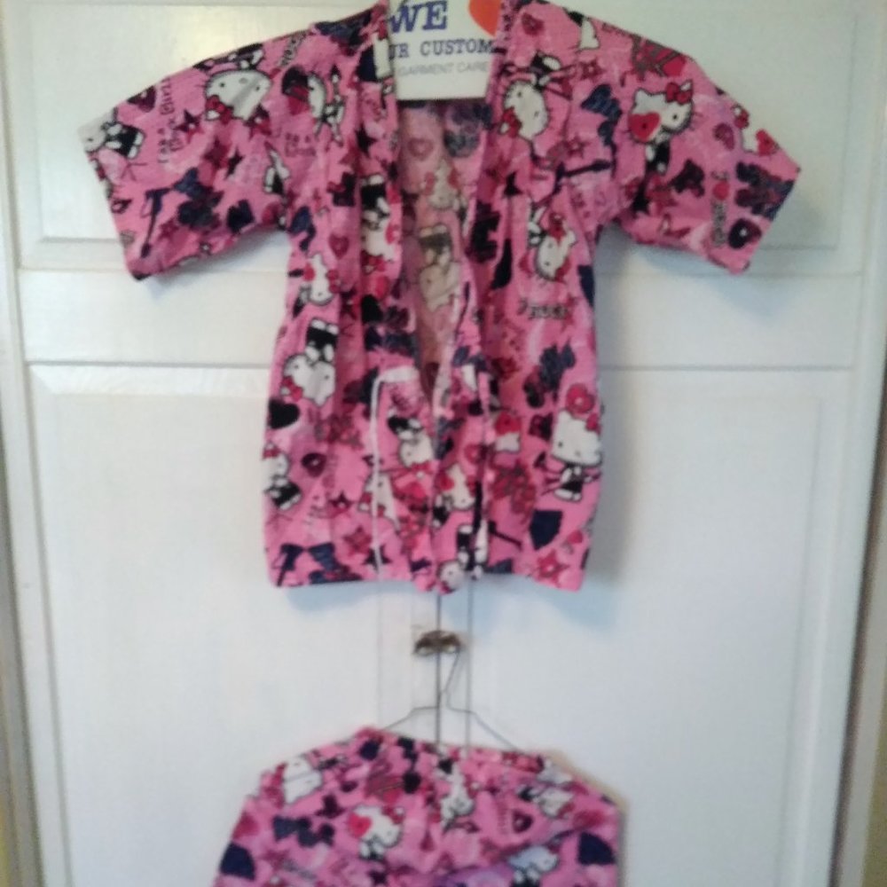 Hello Kitty "I am a Rock Girl" Kimono Style Pajama Set see descr. petite size